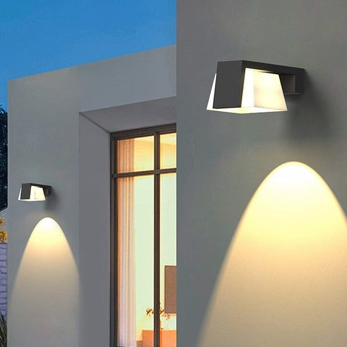 Jyra | Outdoor Wall Light