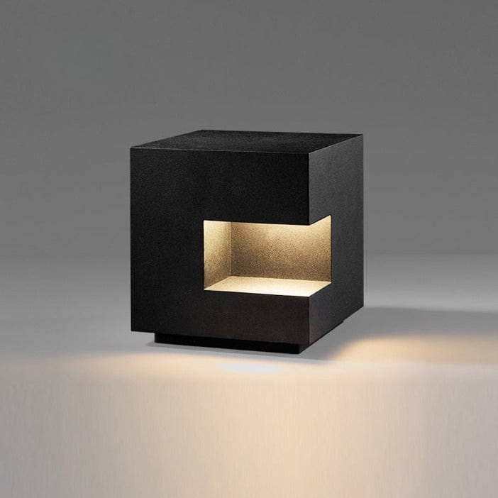 Delin | Outdoor Pathway Light - Detail View #2 | HomeCartel