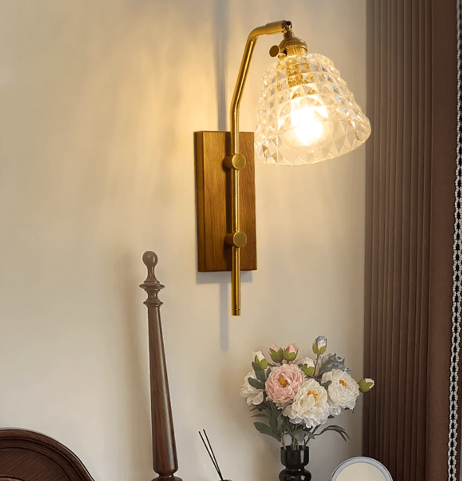 Cenvira Une | Linear Wall Light - Detail View #2 | HomeCartel