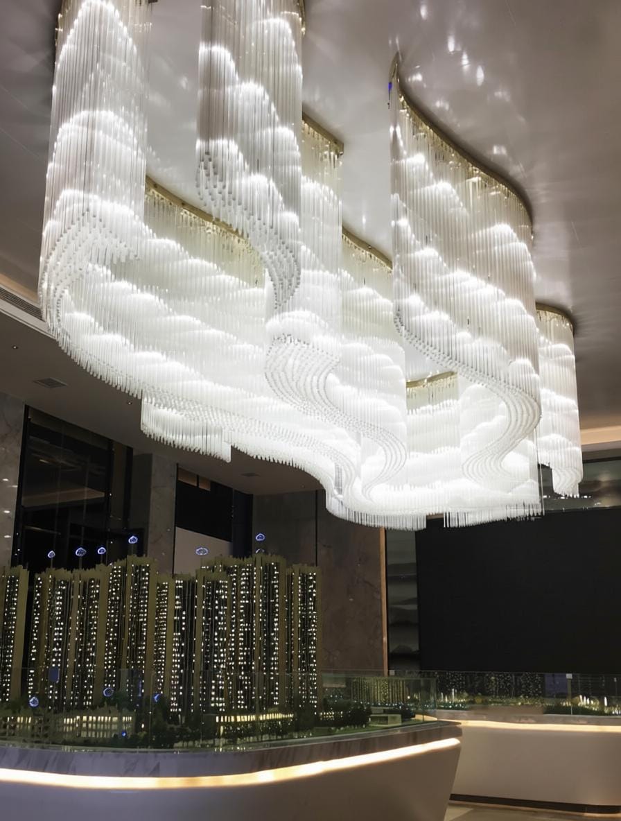 Veloren I Cluster Chandelier - Detail View #3 | HomeCartel