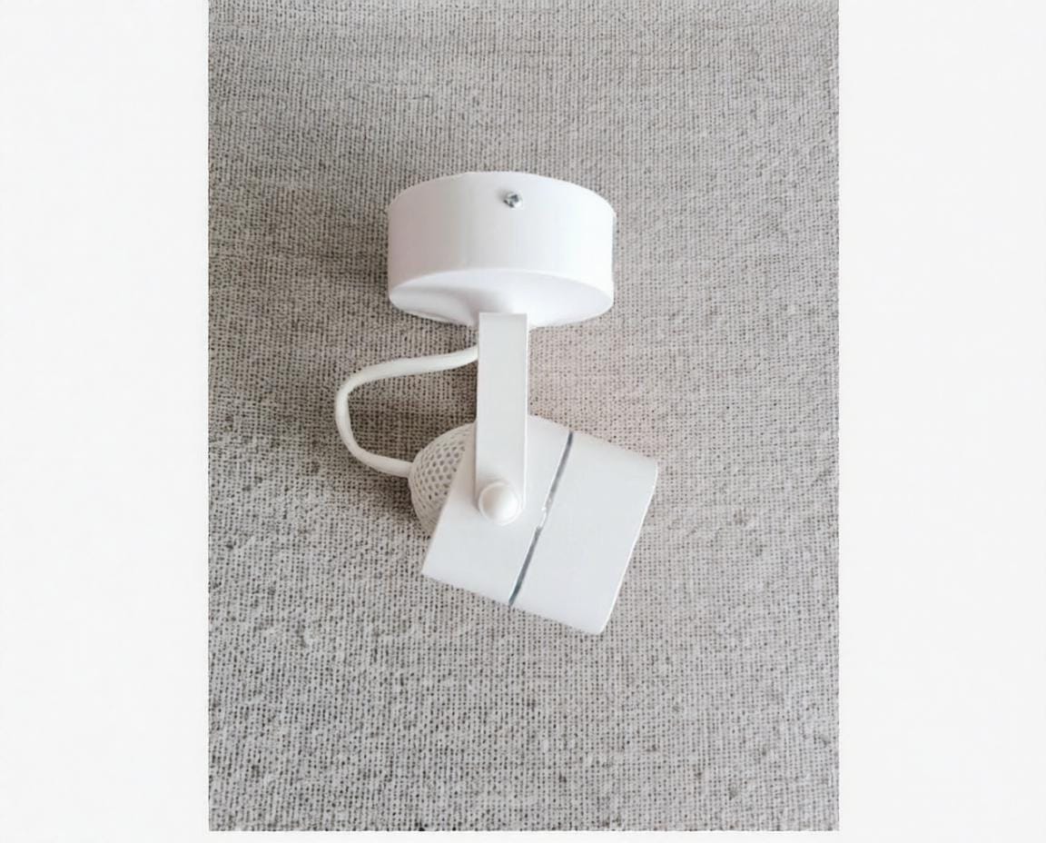Valthera | Track Light - Detail View #4 | HomeCartel