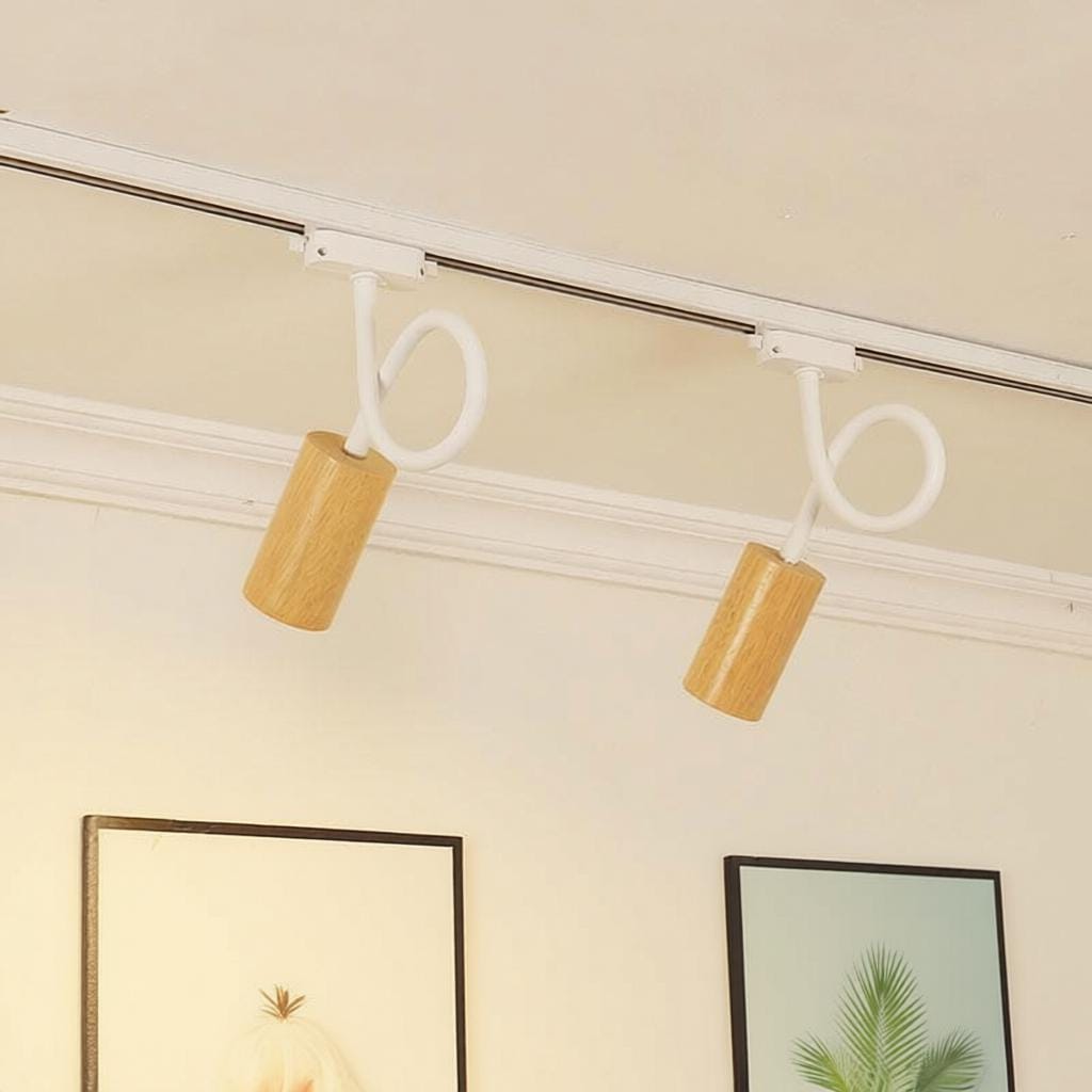 Yllenoril Une | Track Light - Detail View #2 | HomeCartel