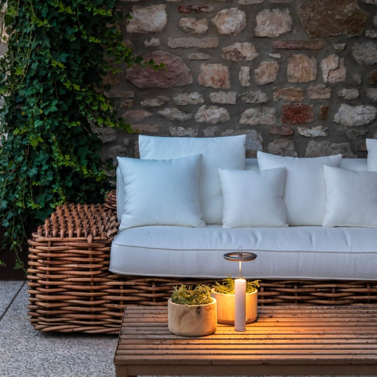 Vane | Rechargeable Table Lamp - Detail View #4 | HomeCartel