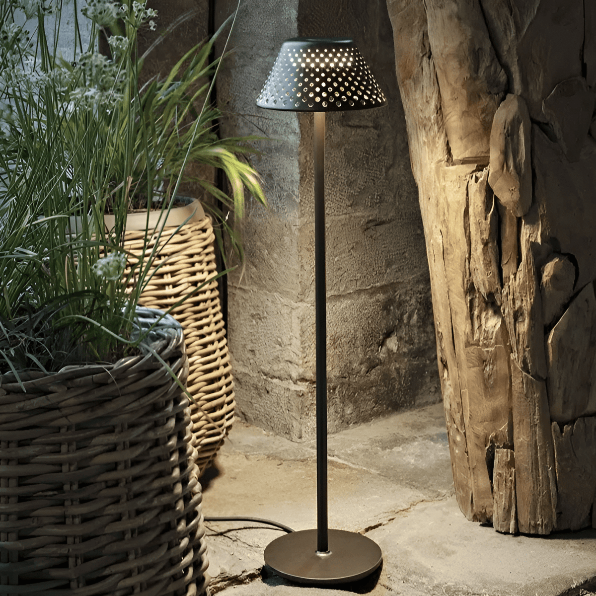 Vasco | Outdoor Floor Lamp - Modern ARCHITECTURAL OUTDOOR | HomeCartel Philippines