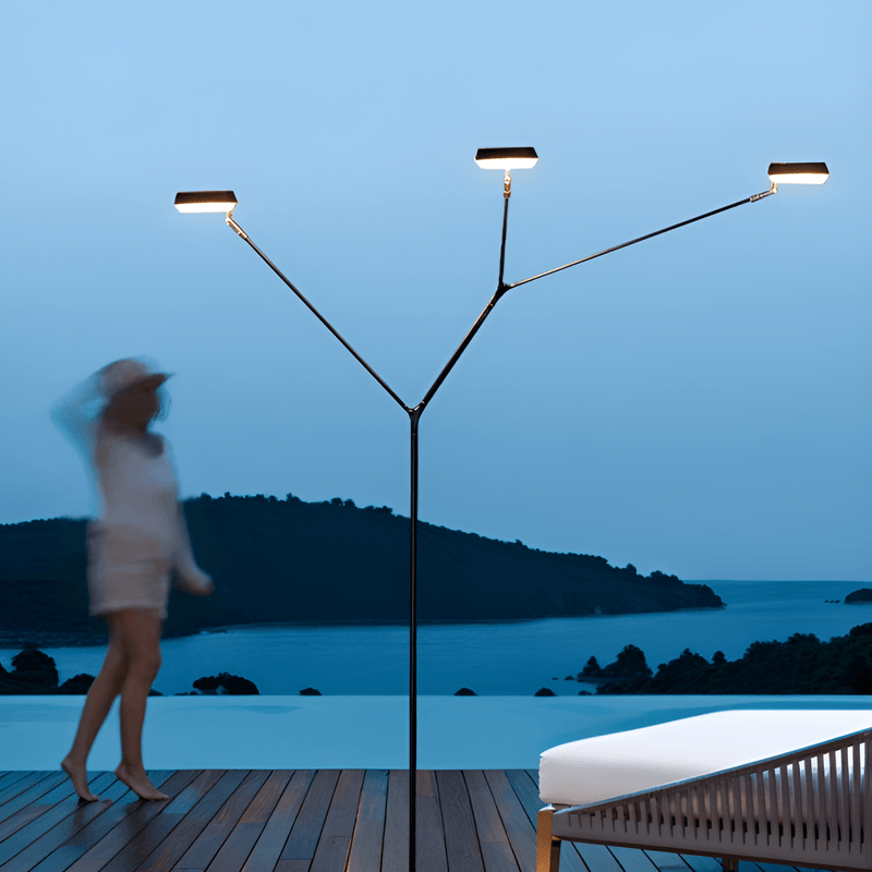 Cerberus | Outdoor Floor Lamp