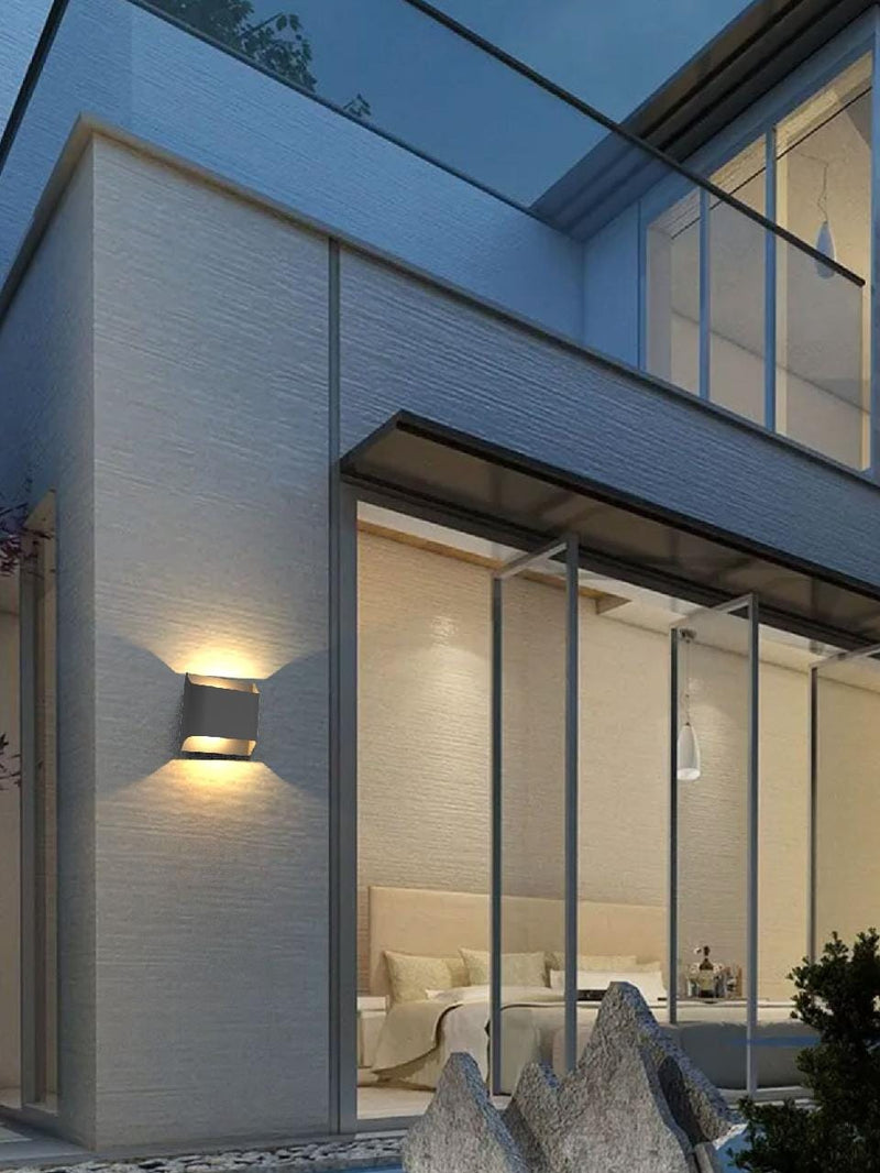 Elzirian | Outdoor Wall Light