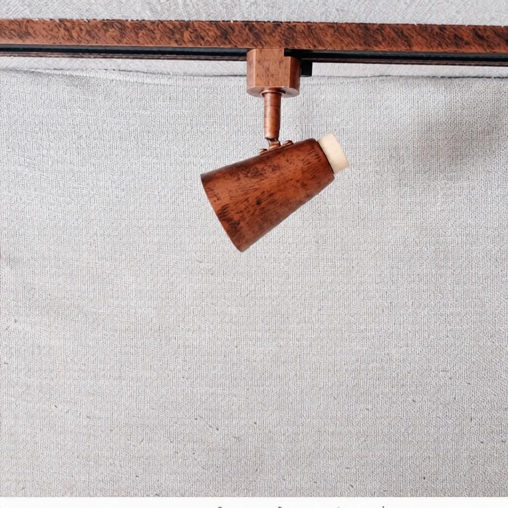 Morvenilys | Track Light - Detail View #3 | HomeCartel