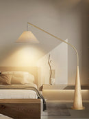 Darnisia I Floor Lamp