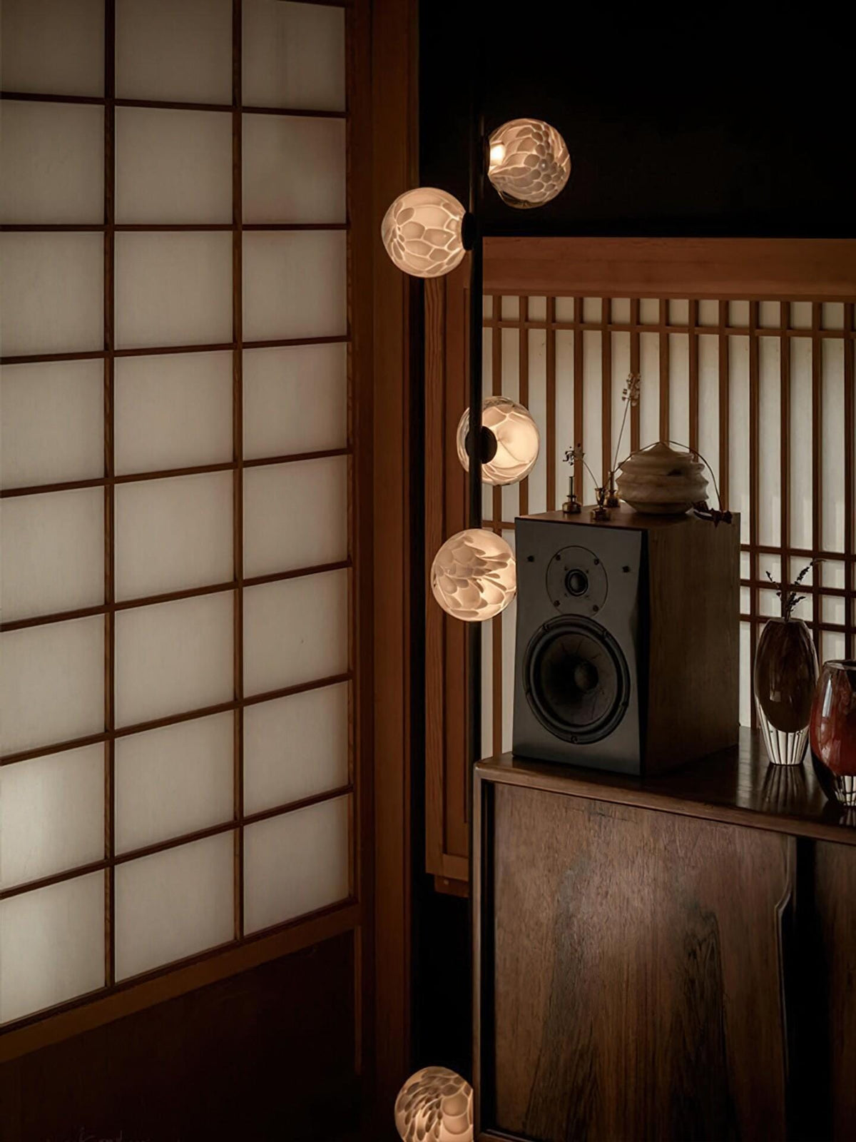 Veirian A | Table Lamp - Detail View #4 | HomeCartel
