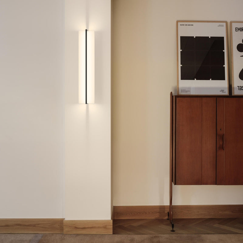 Ishaan | Modern Wall Light