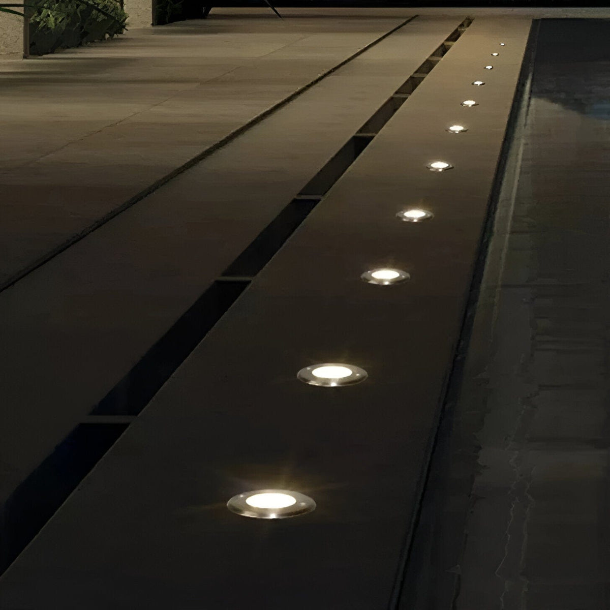 Rusi | Outdoor Step Light - Home Cartel ®