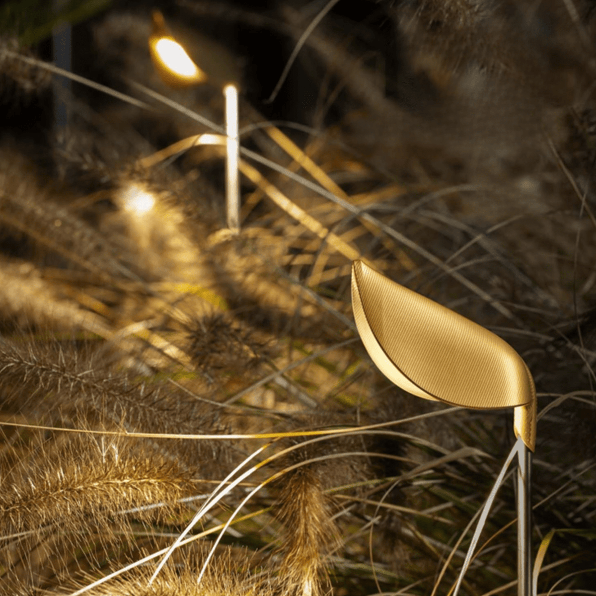 Rowma | Pathway Light - Detail View #2 | HomeCartel