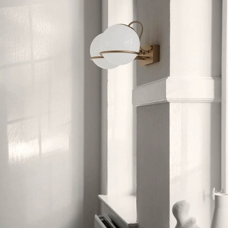 Uri | Modern Wall Light