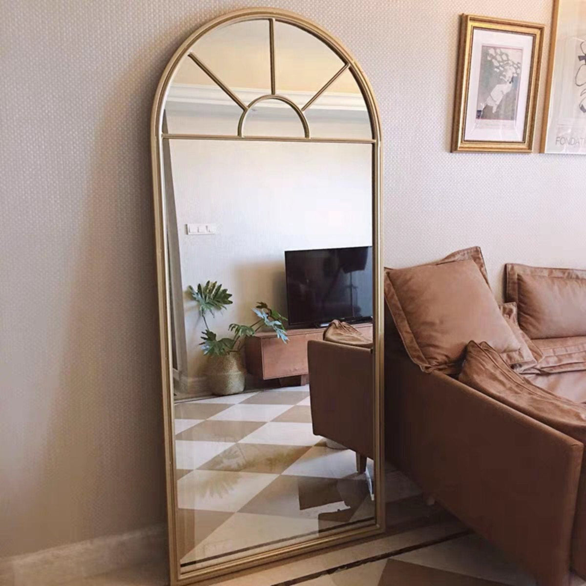 Nishelle | Non-Lighted Mirror - Detail View #2 | HomeCartel