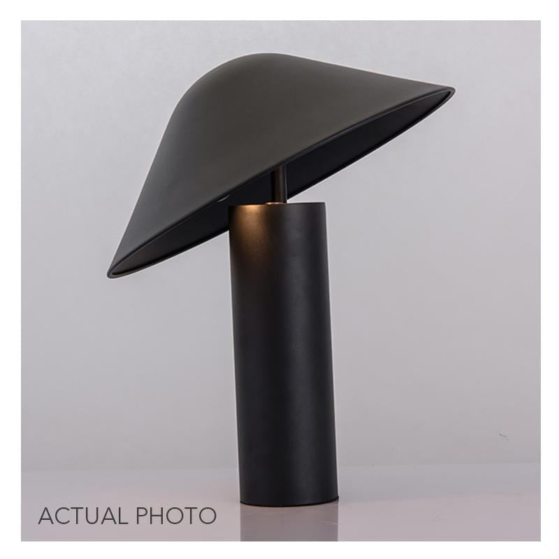 Svea | Modern Table Lamp