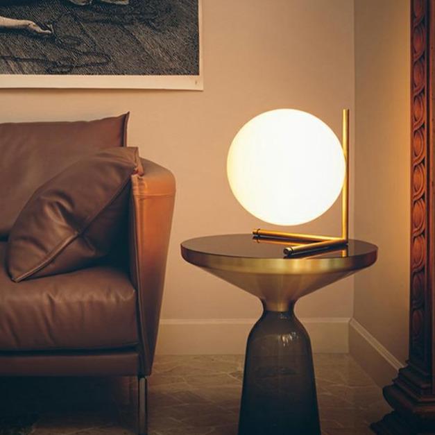 Ran | Frosted Sphere Table Lamp